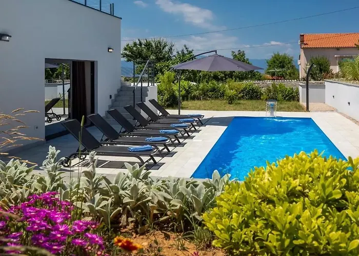 Luxury Subventus Bajčići