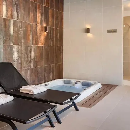 Luxury Subventus Villa *