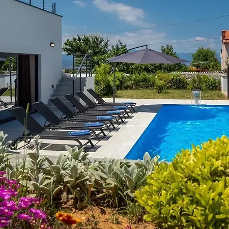 Luxury Subventus Bajčići