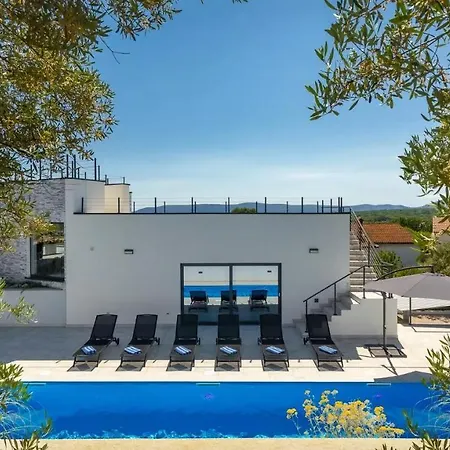 Luxury Subventus Bajčići