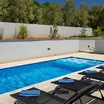 Luxury Subventus Villa *